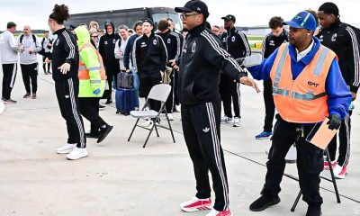 The Belgian national soccer team is undergoing tarmac security checks at an Atlanta airport before a flight to Chicago in March 2026. Image used for Sportxparte news.