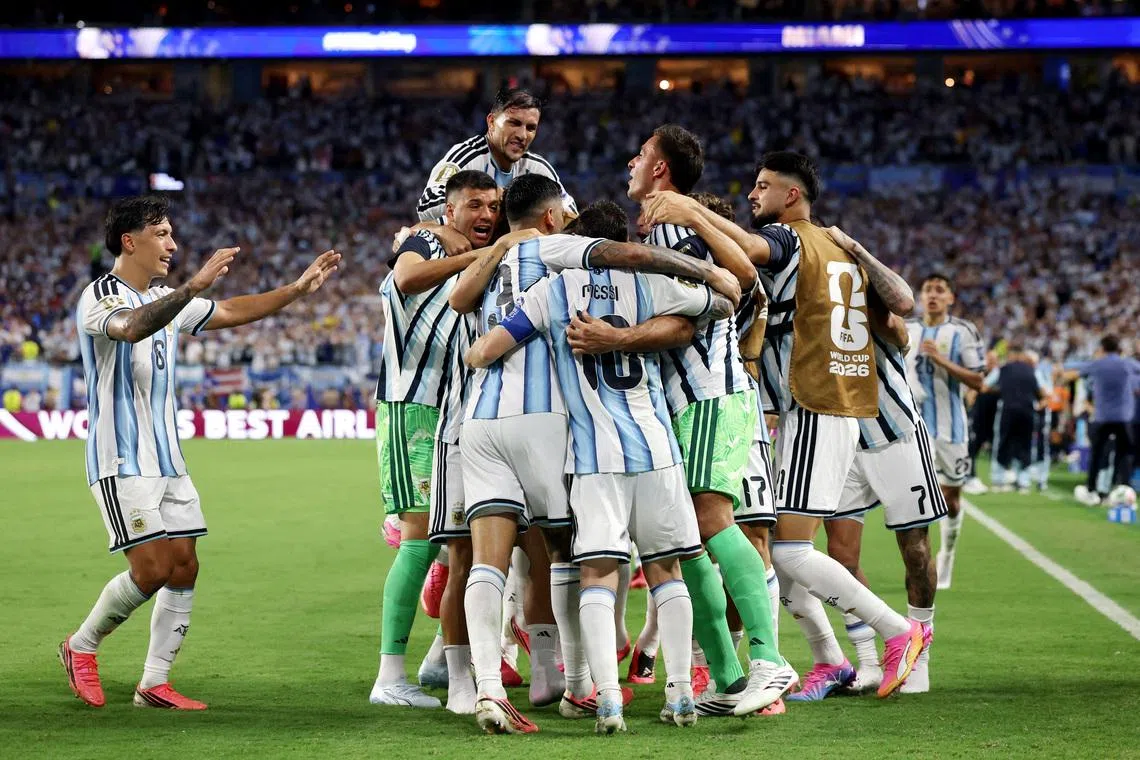 Argentina national football team celebrating a goal during their dramatic 3-2 extra-time victory over Cape Verde in the Round of 32 at the 2026 FIFA World Cup. The match took place on July 3, 2026, at Miami Stadium in Miami Gardens, Florida. Image used for Sportxparte news.