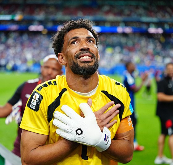 Cape Verde national goalkeeper Josimar Dias, widely known as Vozinha, celebrating his iconic performance during the 2026 FIFA World Cup. Image used for Sportxparte news.