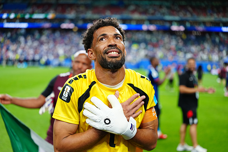 Cape Verde national goalkeeper Josimar Dias, widely known as Vozinha, celebrating his iconic performance during the 2026 FIFA World Cup. Image used for Sportxparte news.
