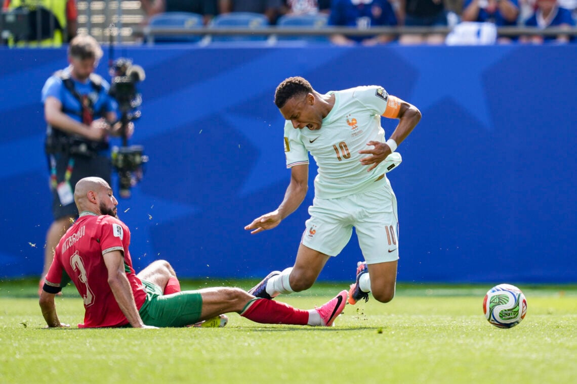 Foul on Kylian Mbappé by Noussair Mazraoui during the France vs Morocco 2026 World Cup quarter-final match. Image used for Sportxparte news.