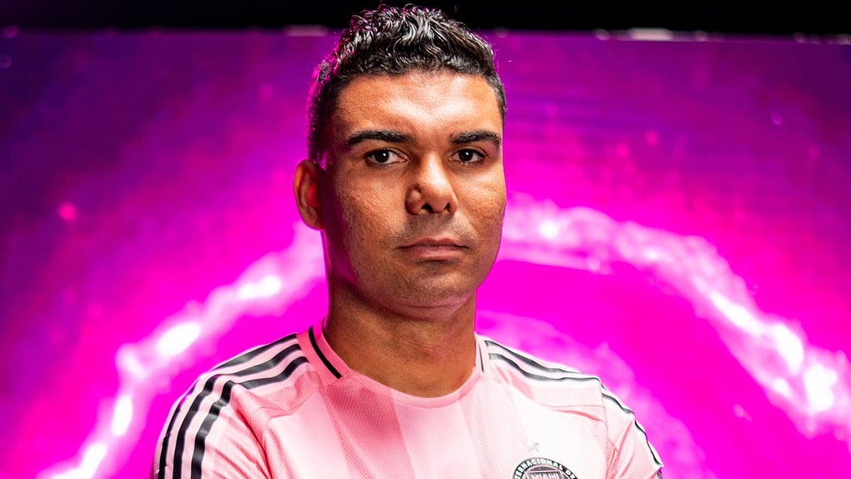 Inter Miami CF officially announced the signing of Brazilian veteran midfielder Casemiro on a free transfer. Image used for Sportxparte news.
