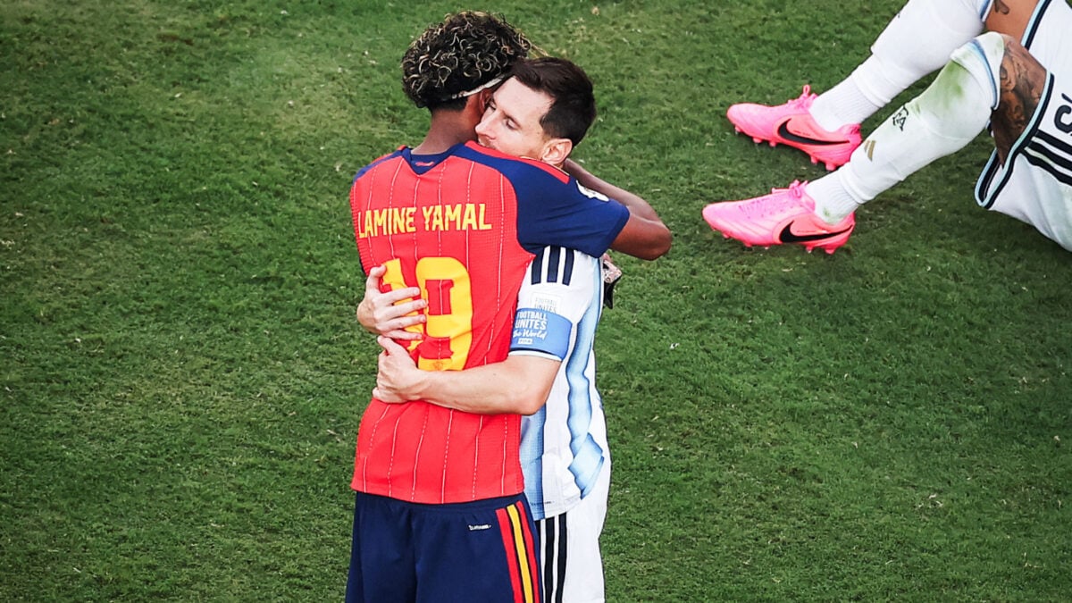 Lamine Yamal hugging Lionel Messi after the 2026 World Cup Final match between Spain and Argentina. Image used for Sportxparte news.