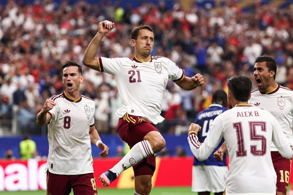 Mikel Oyarzabal of Spain is celebrating a goal against France in the 2026 World Cup semi-final match. Image used for Sportxparte news.
