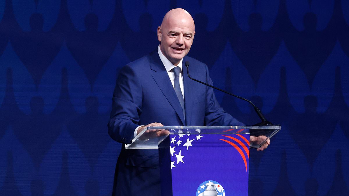 FIFA President Gianni Infantino delivers an address from the podium at an international football federation summit. Image used for Sportxparte news.